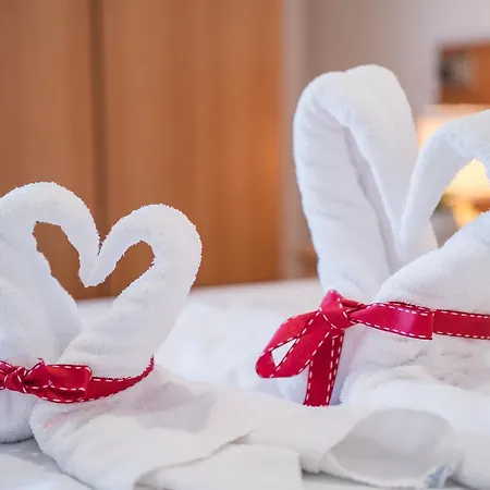 Apartamento Bright - Fiori Pool Sirmione