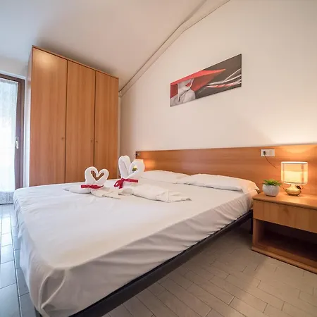 Bright - Fiori Pool Apartamento
