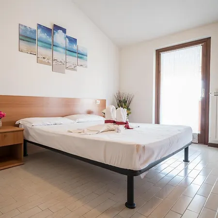 Bright - Fiori Pool * Sirmione