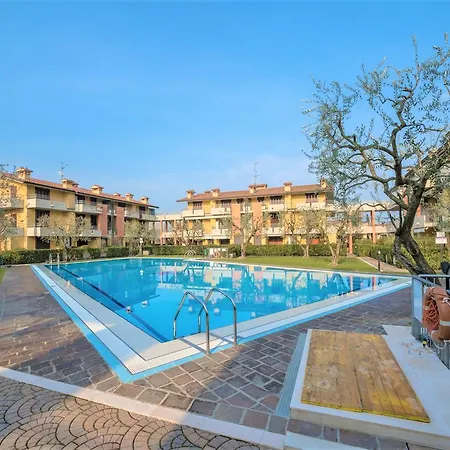 Bright - Fiori Pool *