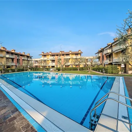 Bright - Fiori Pool Sirmione